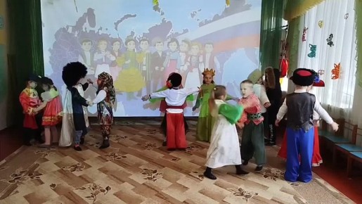 «Россия, мы дети твои!»: в Скадовском детсаду прошел праздник в честь Дня единства