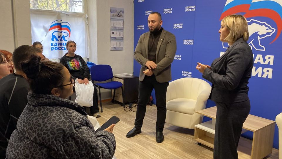 Владимир Сальдо: Наши волонтёры отправились в лагерь «Курский рубеж», чтобы помочь курянам восстановить дома после обстрелов Владимир Сальдо: Наши волонтёры отправились в лагерь «Курский рубеж», чтобы помочь курянам восстановить дома после обстрелов