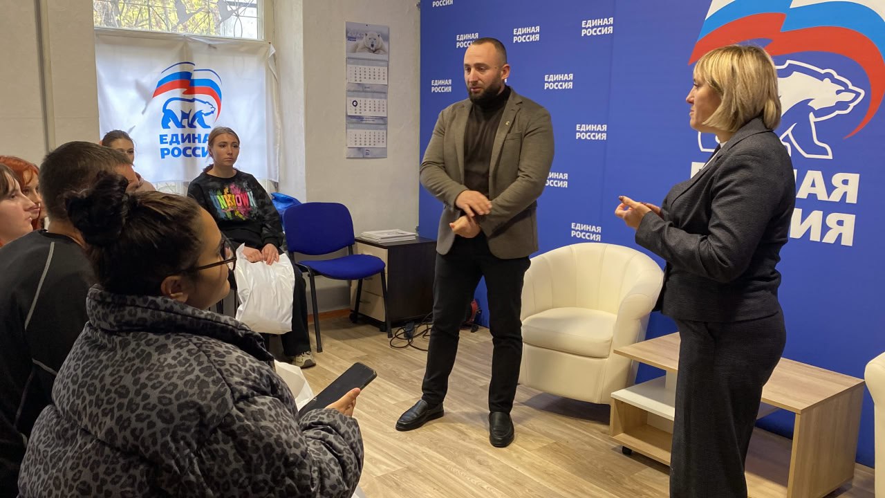 Владимир Сальдо: Наши волонтёры отправились в лагерь «Курский рубеж», чтобы помочь курянам восстановить дома после обстрелов Владимир Сальдо: Наши волонтёры отправились в лагерь «Курский рубеж», чтобы помочь курянам восстановить дома после обстрелов