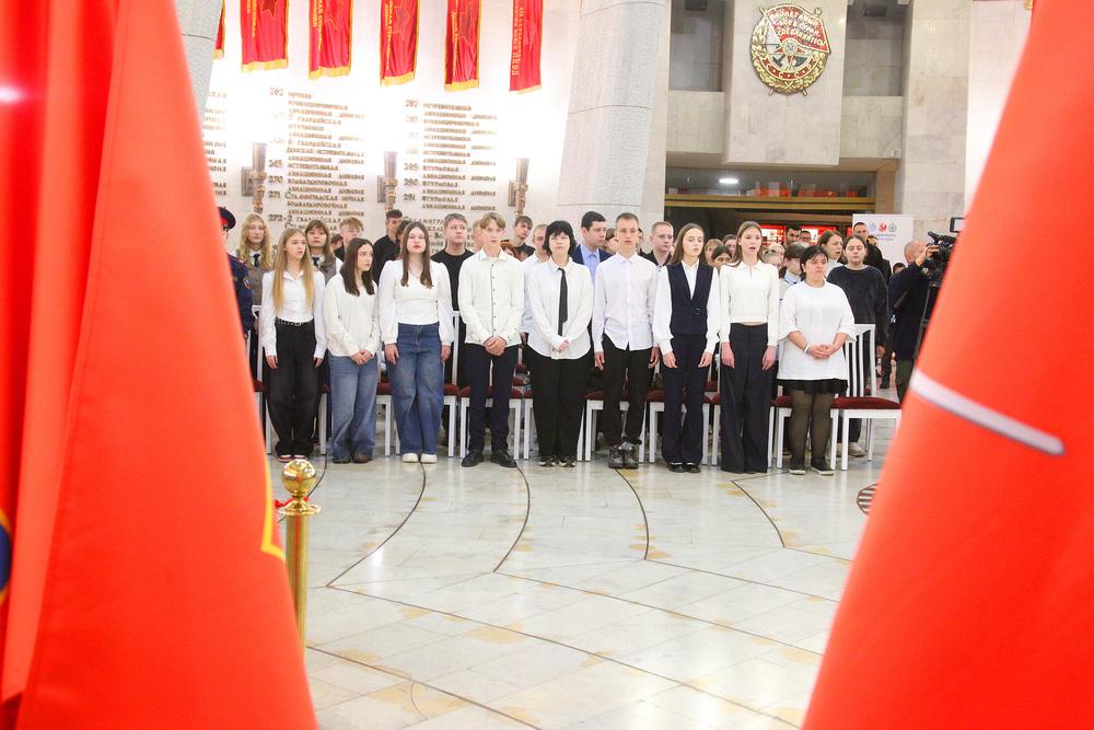 Херсонские подростки в торжественной обстановке получили российские паспорта в Волгограде