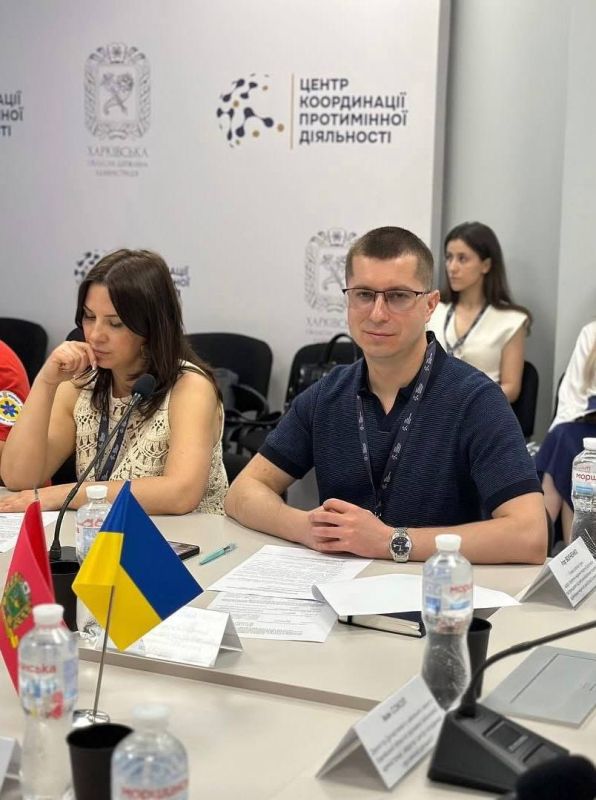 Фермеры Харьковской области жалуются, что разминирование полей своими силами стоит очень дорого, а «решить» вопрос о разминировании за счет государства возможно только через ответственное лицо - Даниила Кислого Фермеры Харьковской области жалуются, что разминирование полей своими силами стоит очень дорого, а «решить» вопрос о разминировании за счет государства возможно только через ответственное лицо - Даниила Кислого