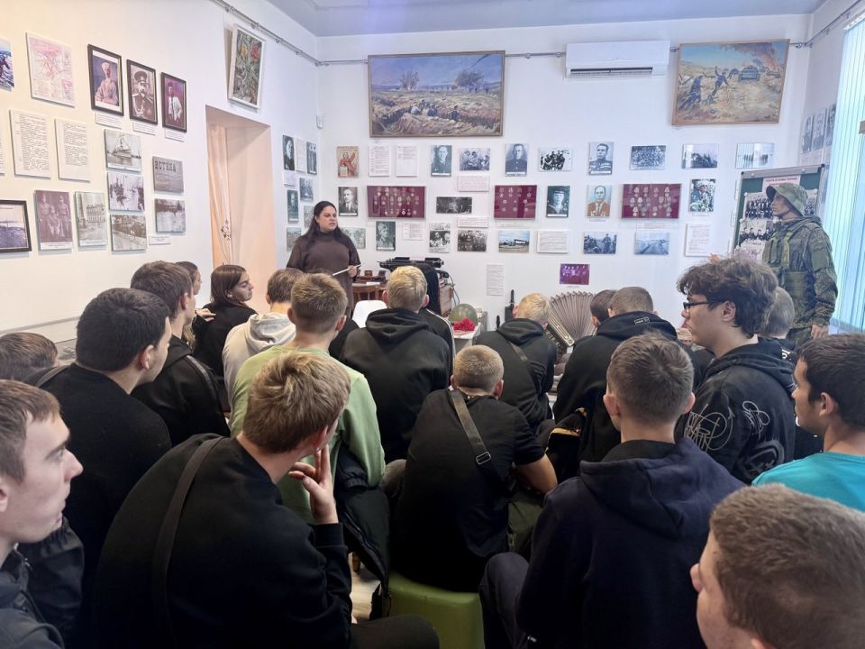 «Честь и слава героям-освободителям!»: в Геническе прошел урок мужества «Честь и слава героям-освободителям!»: в Геническе прошел урок мужества