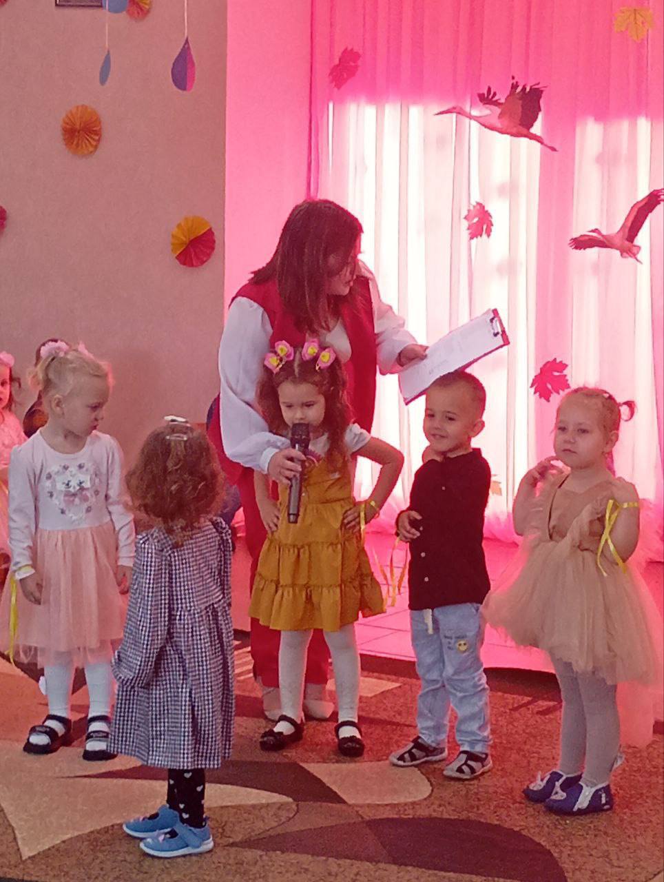 В детском саду «Солнышко» состоялись утренники "Золотая осень" для младшей и средней групп В детском саду «Солнышко» состоялись утренники "Золотая осень" для младшей и средней групп