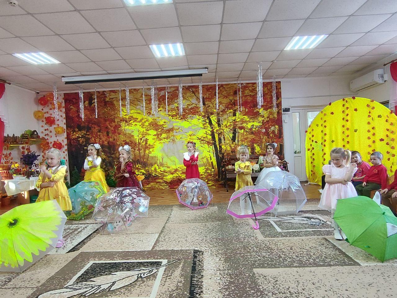 «Осень, ласковая сказка»: праздник в детском саду