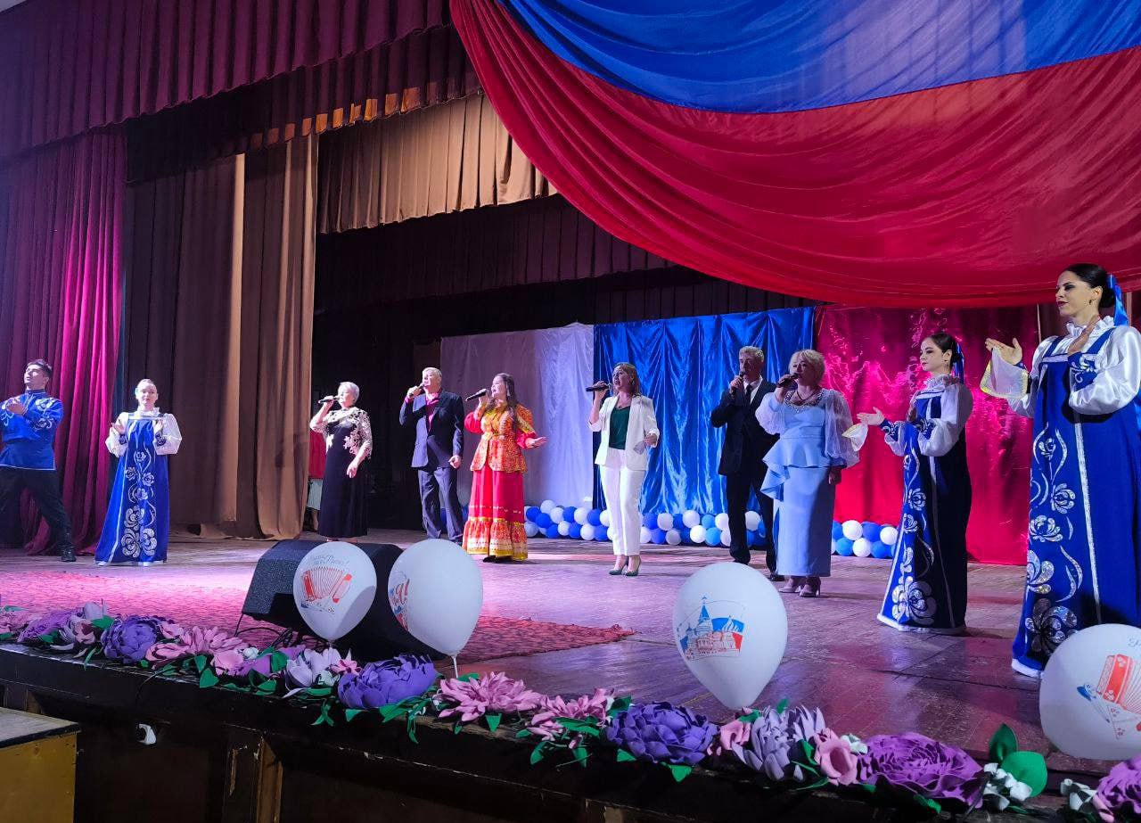 В Ивановке состоялся концерт в преддверии Дня народного единства В Ивановке состоялся концерт в преддверии Дня народного единства