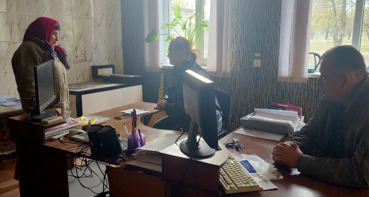 Вопросы по начислениям, договорам оферты и особенностям сферы обращения с ТКО в сельской местности обсудили представители регионального оператора в Ивановском и Нижнесерогозском округах Вопросы по начислениям, договорам оферты и особенностям сферы обращения с ТКО в сельской местности обсудили представители регионального оператора в Ивановском и Нижнесерогозском округах