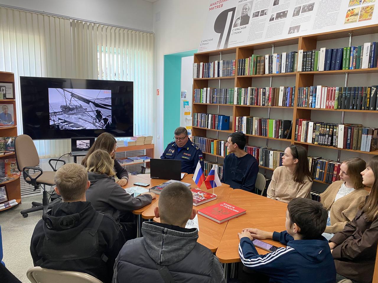 «Наследники Победы»: в Геническе прошел патриотический час ко Дню освобождения города «Наследники Победы»: в Геническе прошел патриотический час ко Дню освобождения города