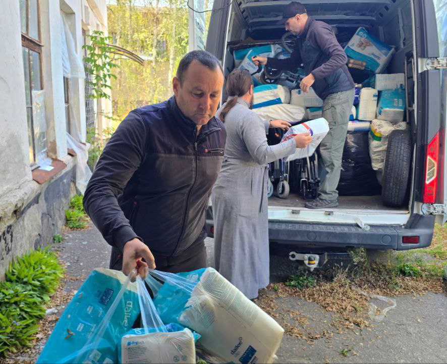 Благотворительный фонд "Лепта" помогает нуждающимся жителям округа средствами гигиены и ухода