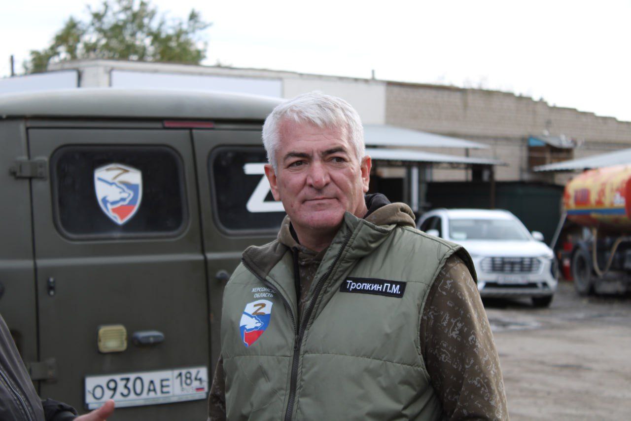 Павел Тропкин: 8 тонн очередного гуманитарного груза и регулярная поддержка от единороссов Кубани Павел Тропкин: 8 тонн очередного гуманитарного груза и регулярная поддержка от единороссов Кубани