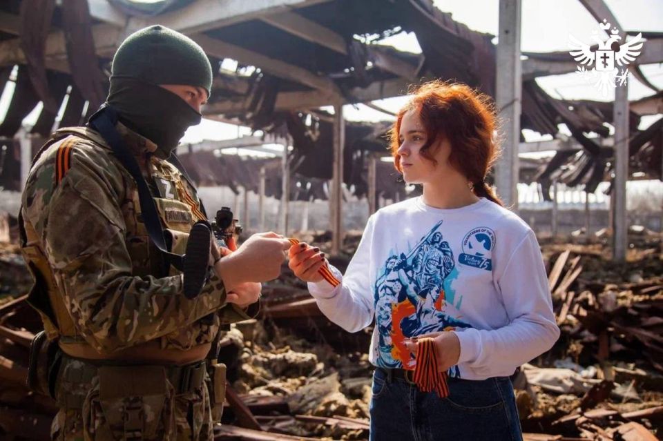 Более 17 000 героев СВО и их семей получили поддержку от «Волонтеров Победы» Более 17 000 героев СВО и их семей получили поддержку от «Волонтеров Победы»