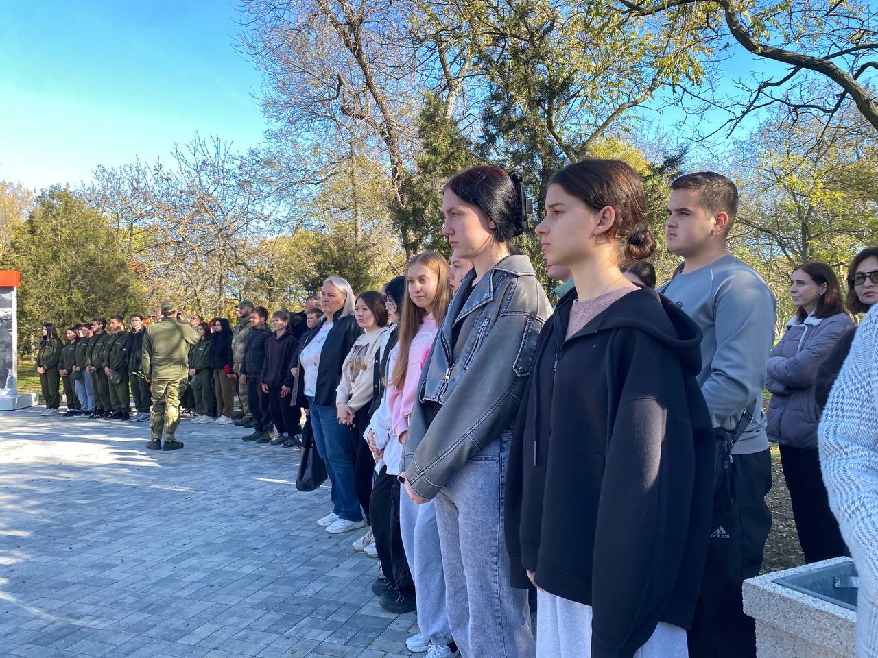 82 года назад воины Красной Армии освободили Геническ и Новотроицкое от немецко-фашистских захватчиков 82 года назад воины Красной Армии освободили Геническ и Новотроицкое от немецко-фашистских захватчиков