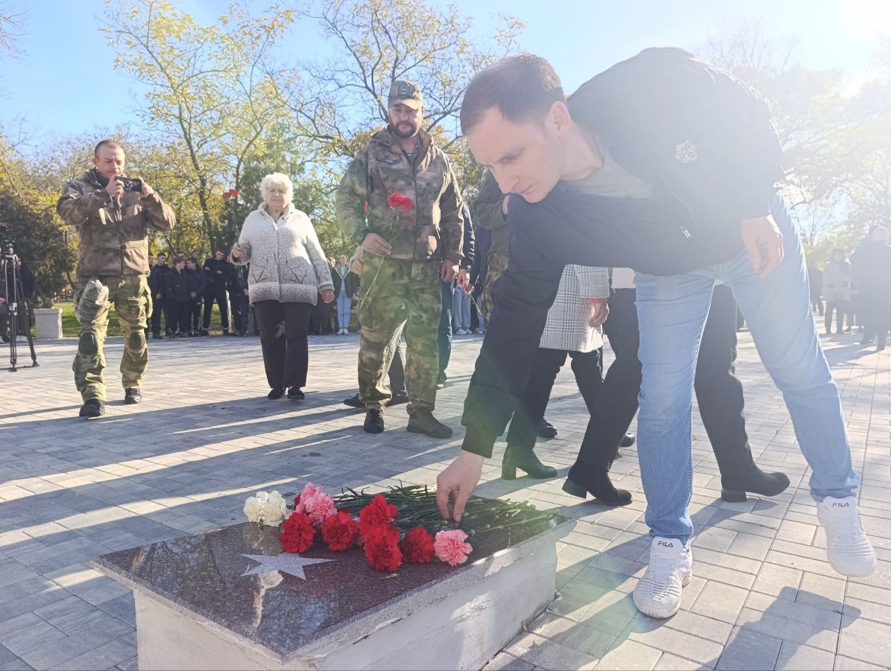 «Священна память о защитниках Родины»: в Геническе почтили память освободителей города «Священна память о защитниках Родины»: в Геническе почтили память освободителей города