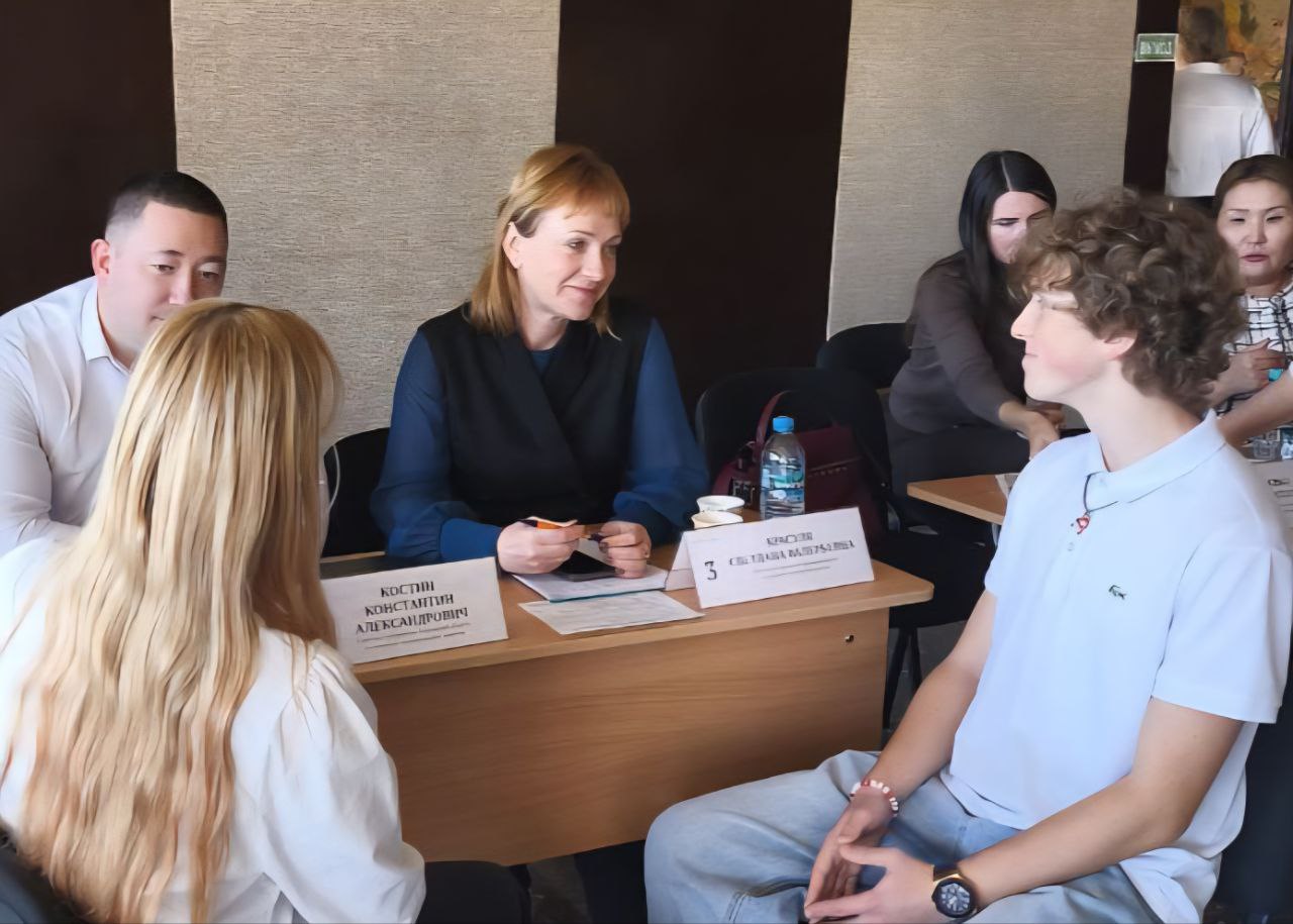 Светлана Красуля провела встречу с жителями в Новотроицком округе в рамках работы мобильной приёмной Губернатора