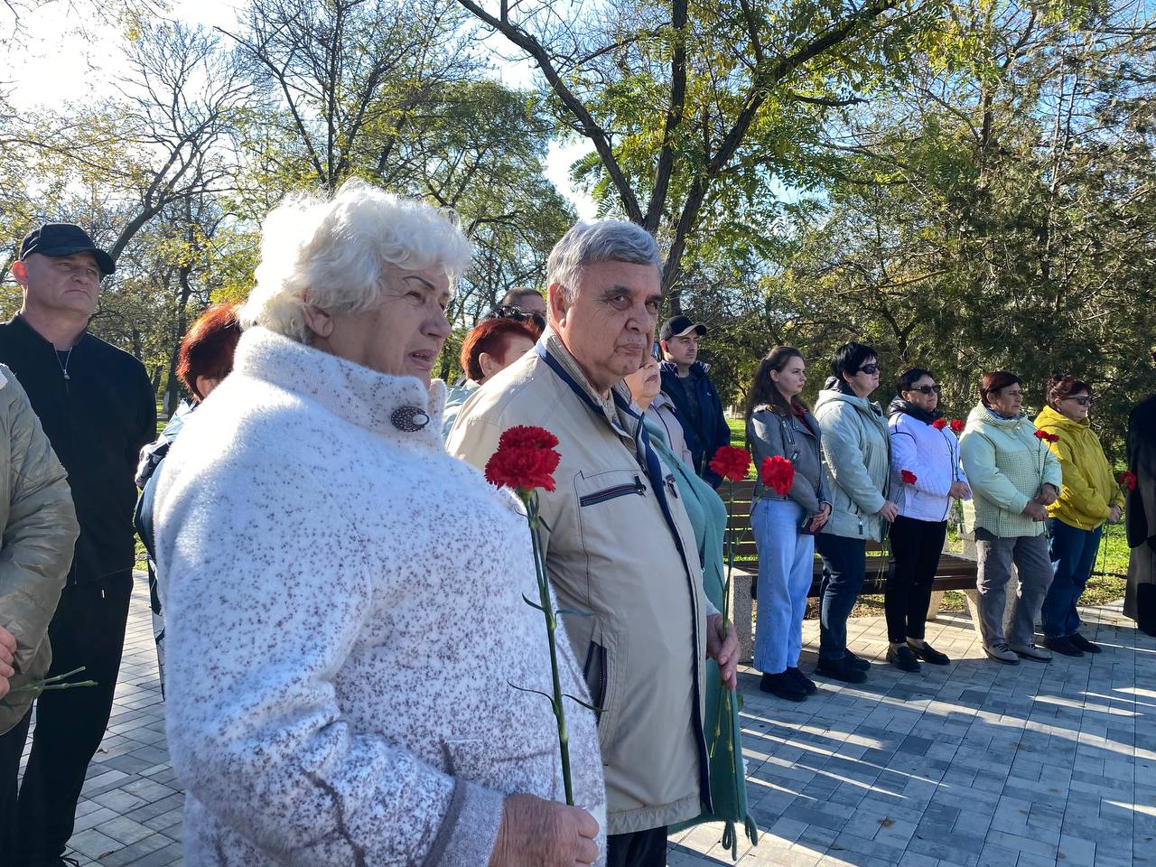 82 года назад воины Красной Армии освободили Геническ и Новотроицкое от немецко-фашистских захватчиков 82 года назад воины Красной Армии освободили Геническ и Новотроицкое от немецко-фашистских захватчиков