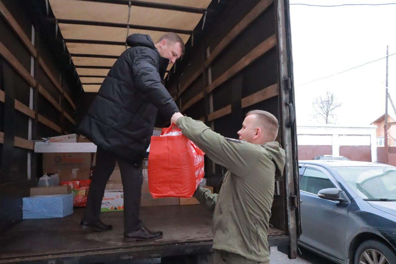 В Херсонскую область отправилась гуманитарная помощь от рязанцев В Херсонскую область отправилась гуманитарная помощь от рязанцев