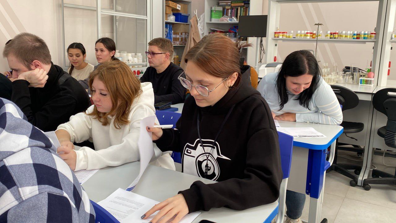 Херсонская область впервые приняла участие во Всероссийском научно-технологическом диктанте «Единой России» Херсонская область впервые приняла участие во Всероссийском научно-технологическом диктанте «Единой России»