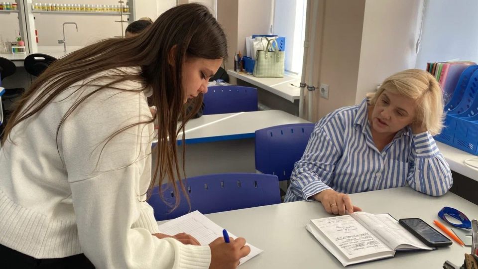 Владимир Сальдо: Более 150 студентов и молодых специалистов стали участниками III Всероссийского научнотехнологического диктанта «Единой России», что прошел в очном и заочном формате по партийному проекту «Выбирай своё» Владимир Сальдо: Более 150 студентов и молодых специалистов стали участниками III Всероссийского научнотехнологического диктанта «Единой России», что прошел в очном и заочном формате по партийному проекту «Выбирай своё»