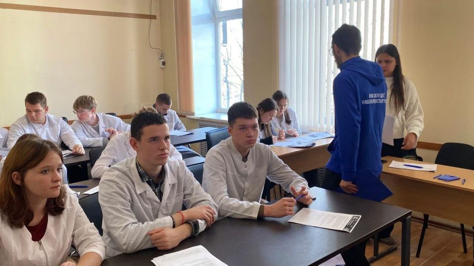 Владимир Сальдо: Более 150 студентов и молодых специалистов стали участниками III Всероссийского научнотехнологического диктанта «Единой России», что прошел в очном и заочном формате по партийному проекту «Выбирай своё» Владимир Сальдо: Более 150 студентов и молодых специалистов стали участниками III Всероссийского научнотехнологического диктанта «Единой России», что прошел в очном и заочном формате по партийному проекту «Выбирай своё»