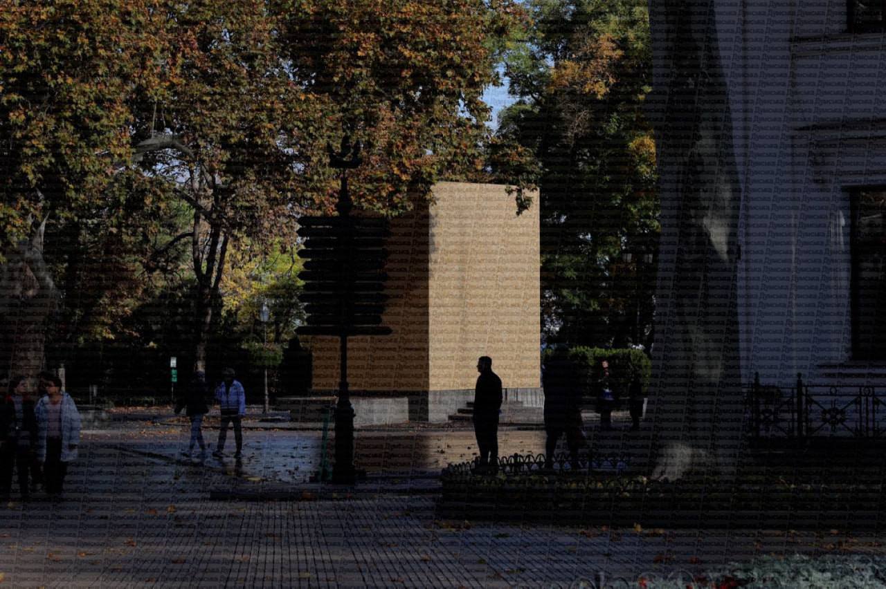 В Одессе вокруг памятника Пушкину соорудили укрытие, однако это не защита от атак беспилотников В Одессе вокруг памятника Пушкину соорудили укрытие, однако это не защита от атак беспилотников