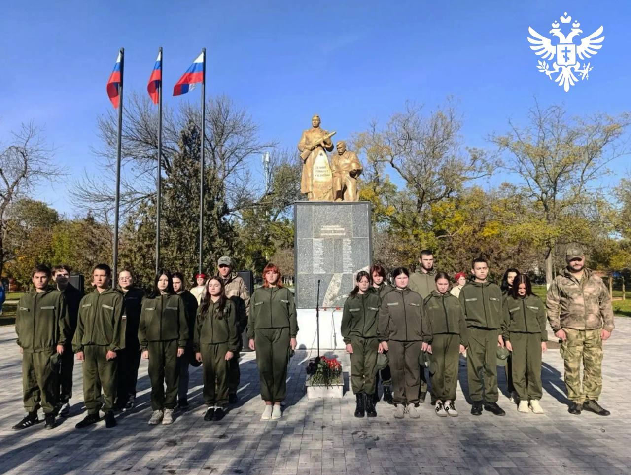В Геническе почтили память воинов-освободителей В Геническе почтили память воинов-освободителей