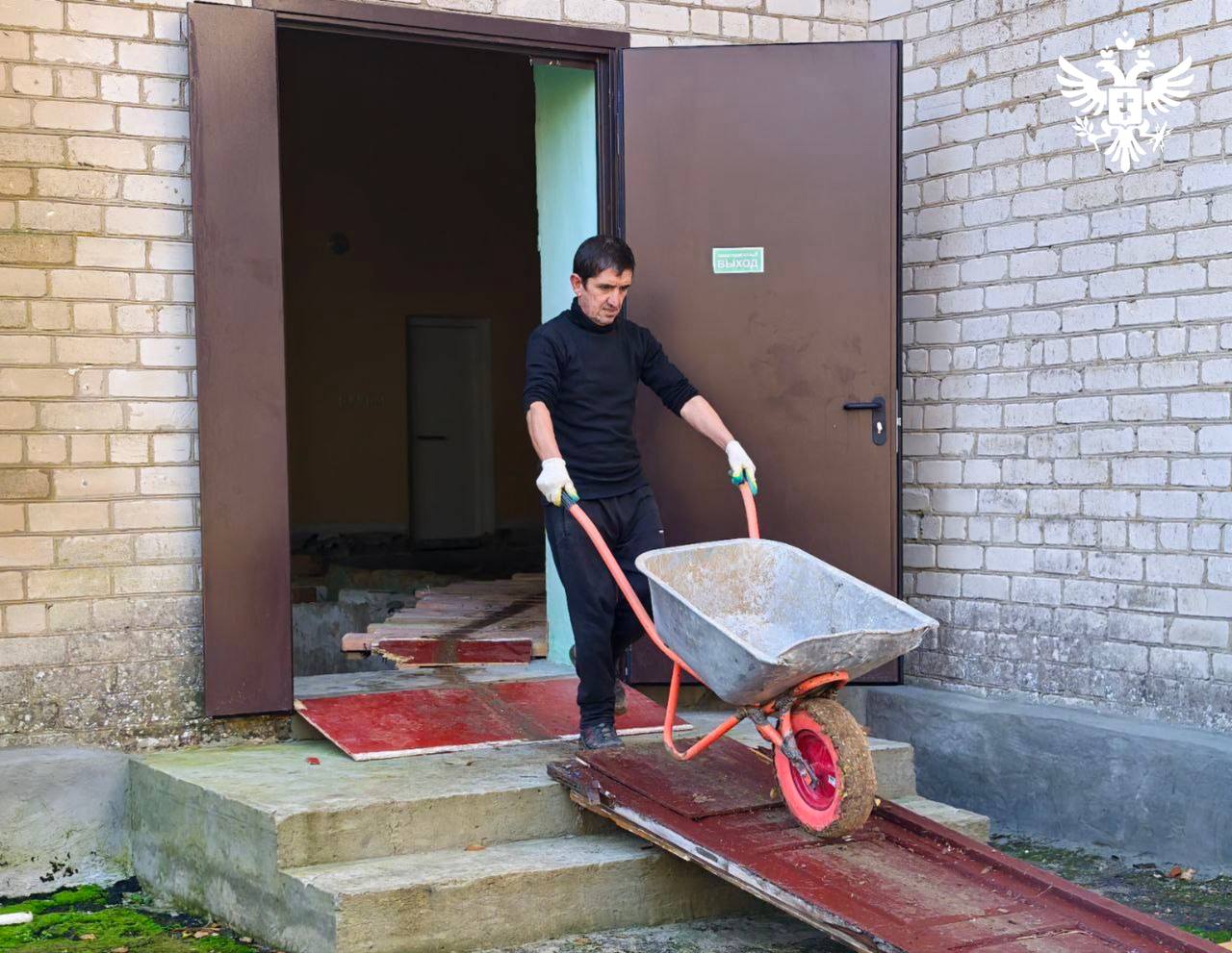 В Чаплинском округе продолжается капитальный ремонт Дома культуры В Чаплинском округе продолжается капитальный ремонт Дома культуры