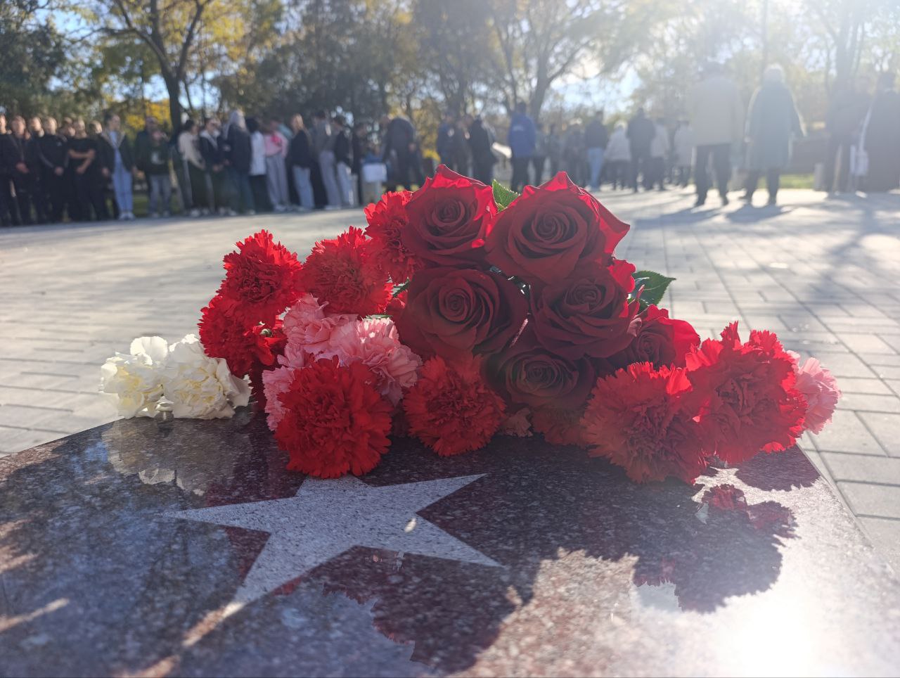 «Священна память о защитниках Родины»: в Геническе почтили память освободителей города «Священна память о защитниках Родины»: в Геническе почтили память освободителей города