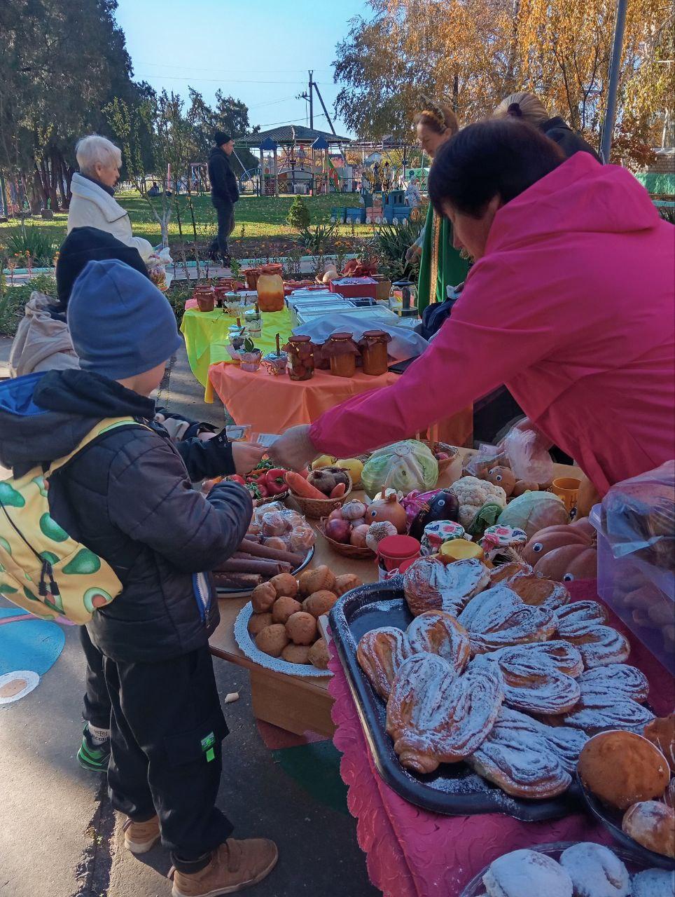Осенняя ярмарка в детском саду «Солнышко»