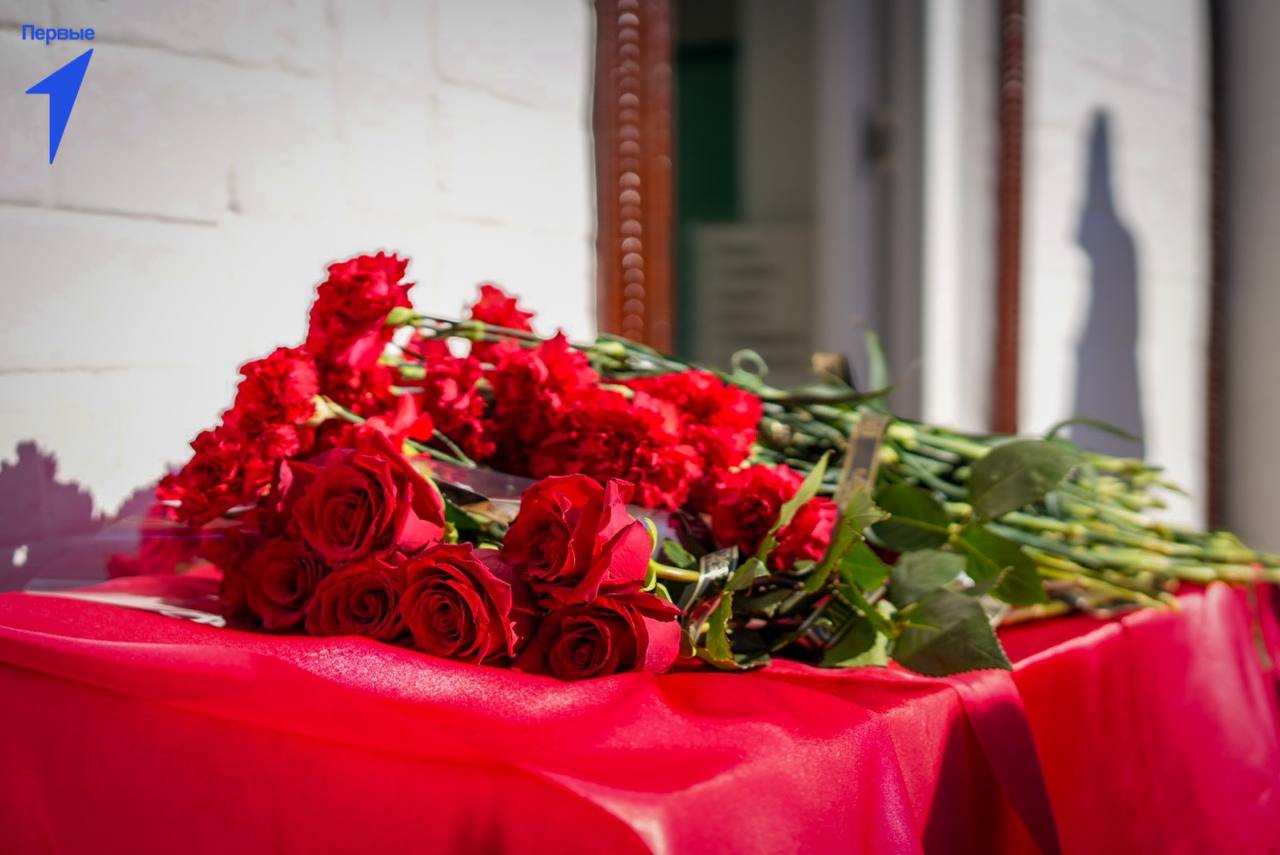 Первые Сергеевской школы приняли участие в торжественной линейке памяти Первые Сергеевской школы приняли участие в торжественной линейке памяти