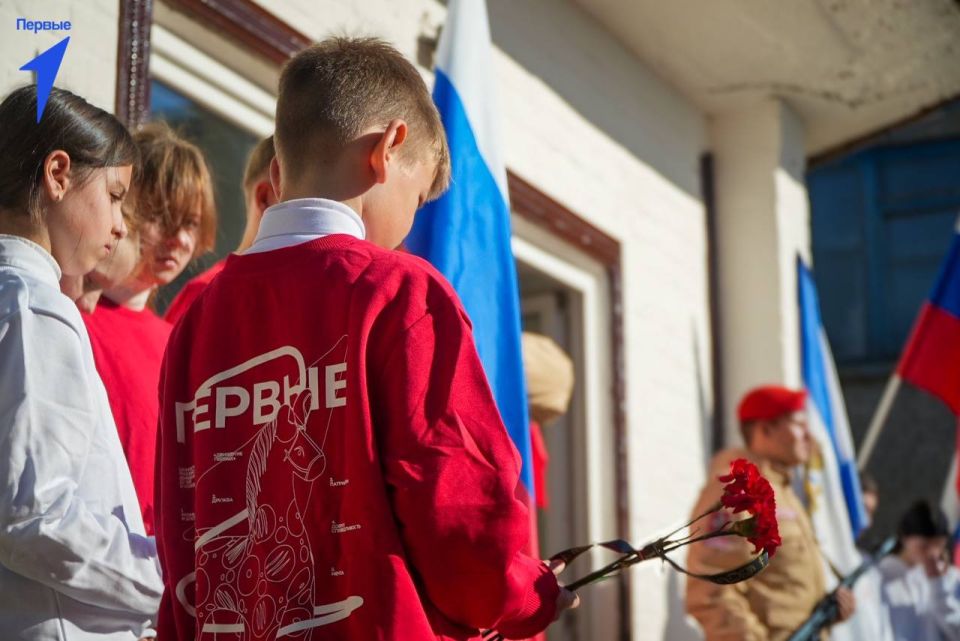 Первые Сергеевской школы приняли участие в торжественной линейке памяти Первые Сергеевской школы приняли участие в торжественной линейке памяти