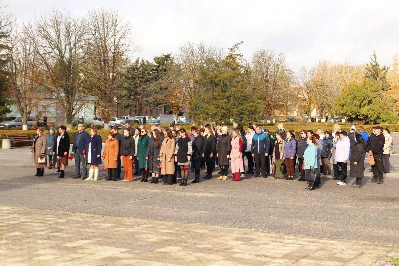 Память жива: Чаплинка отметила День освобождения от фашистских захватчиков! Память жива: Чаплинка отметила День освобождения от фашистских захватчиков!