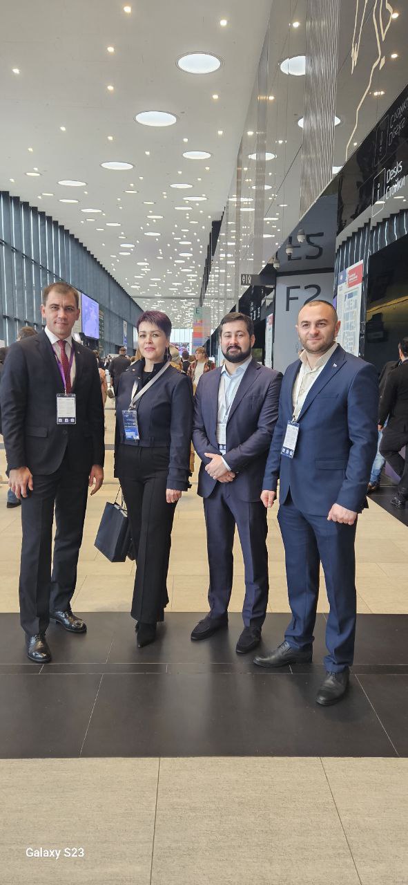 Рамиль Замалетдинов: Встреча с коллегами из муниципальных округов Херсонской области на Международном муниципальном форуме БРИКС Рамиль Замалетдинов: Встреча с коллегами из муниципальных округов Херсонской области на Международном муниципальном форуме БРИКС