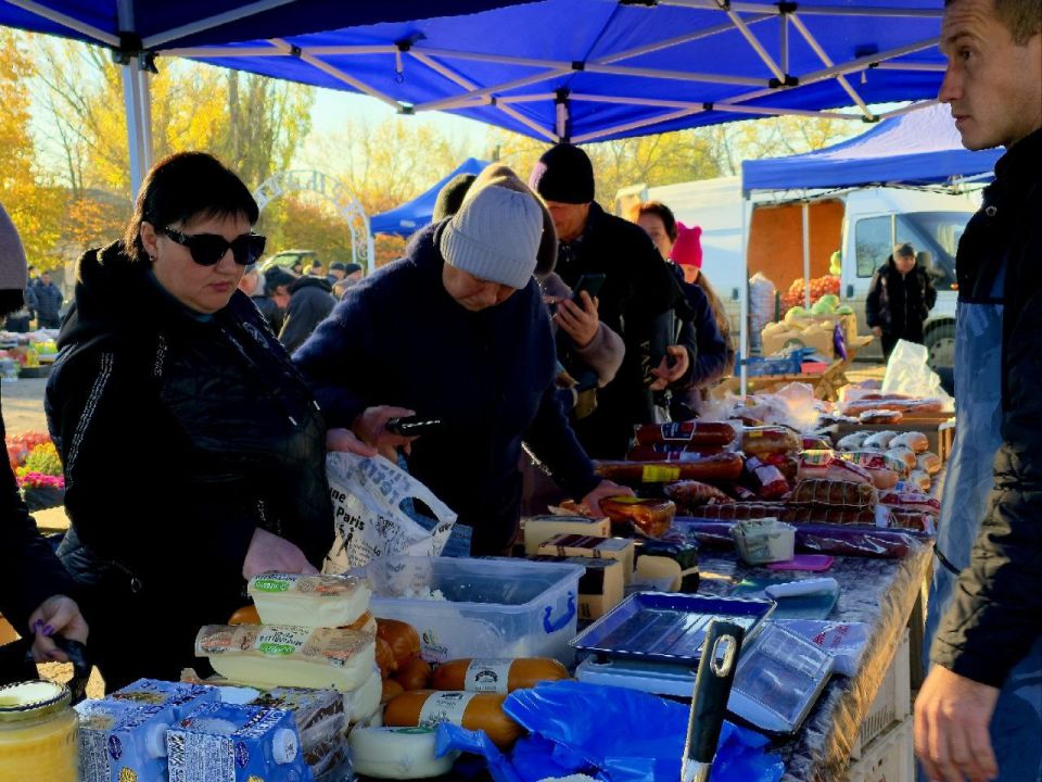 В муниципальном округе Нижние Серогозы состоялась 1950-я сельскохозяйственная ярмарка В муниципальном округе Нижние Серогозы состоялась 1950-я сельскохозяйственная ярмарка