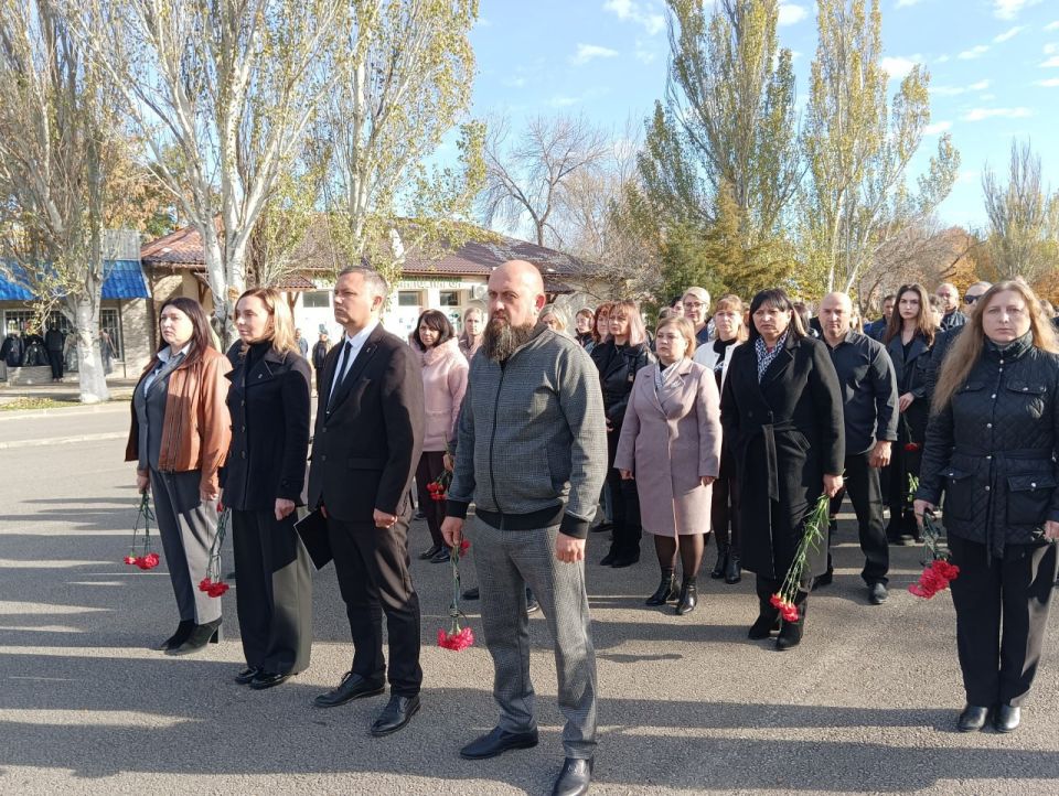 Новотроицкий район отмечает священную дату — 82-ю годовщину освобождения от немецко-фашистских захватчиков! Новотроицкий район отмечает священную дату — 82-ю годовщину освобождения от немецко-фашистских захватчиков!