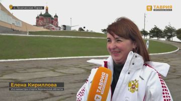 В Херсонской области в преддверии Дня народного единства развернули флаг региона размером 24 на 37 метров