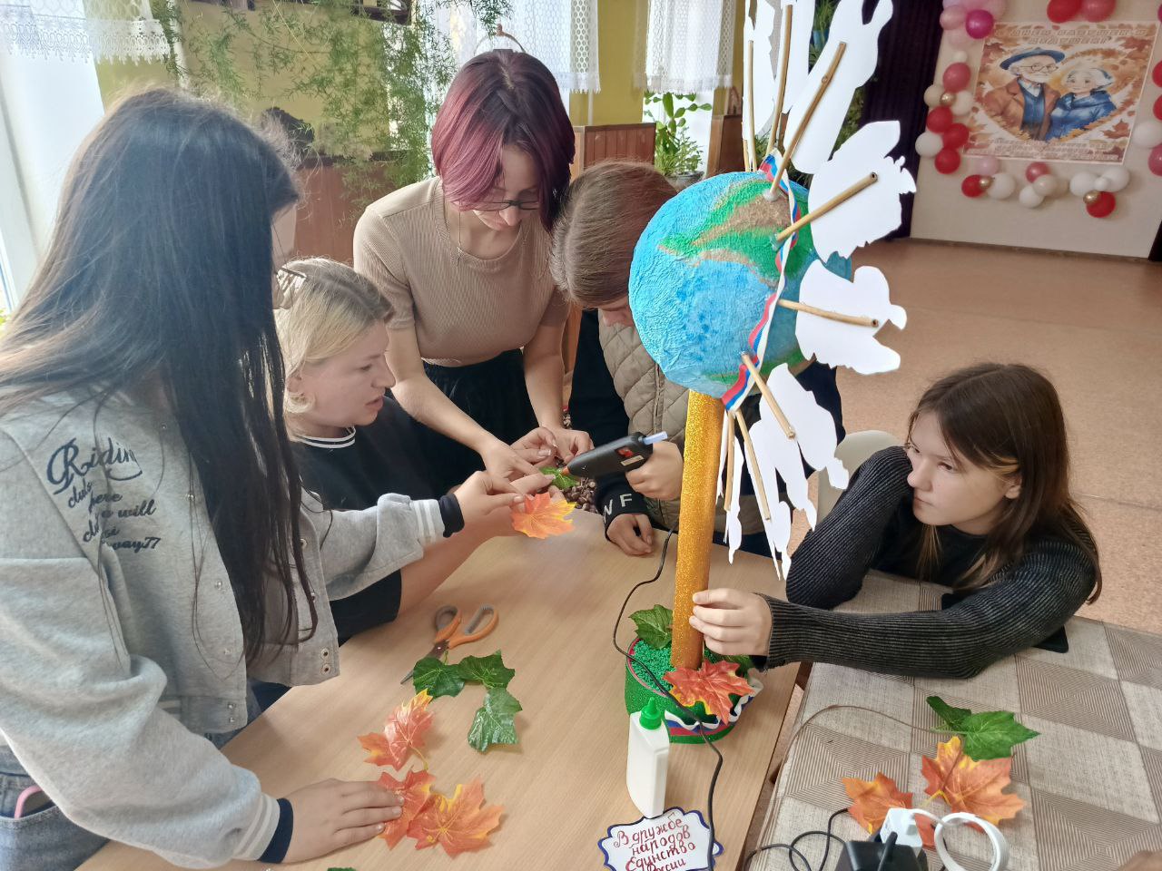 «Планета дружбы народов»: в Николаевке прошел творческий час «Планета дружбы народов»: в Николаевке прошел творческий час