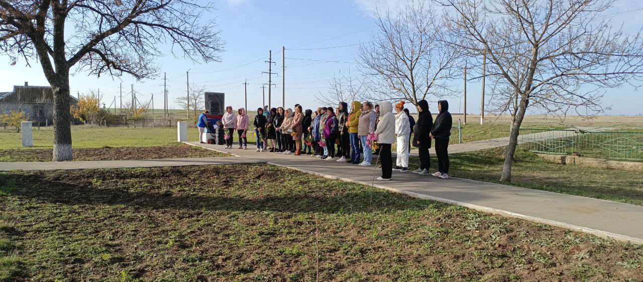 Учреждения культуры Чаплинского муниципального округа провели митинги, посвященные освобождению Чаплинского округа от немецко-фашистских захватчиков Учреждения культуры Чаплинского муниципального округа провели митинги, посвященные освобождению Чаплинского округа от немецко-фашистских захватчиков