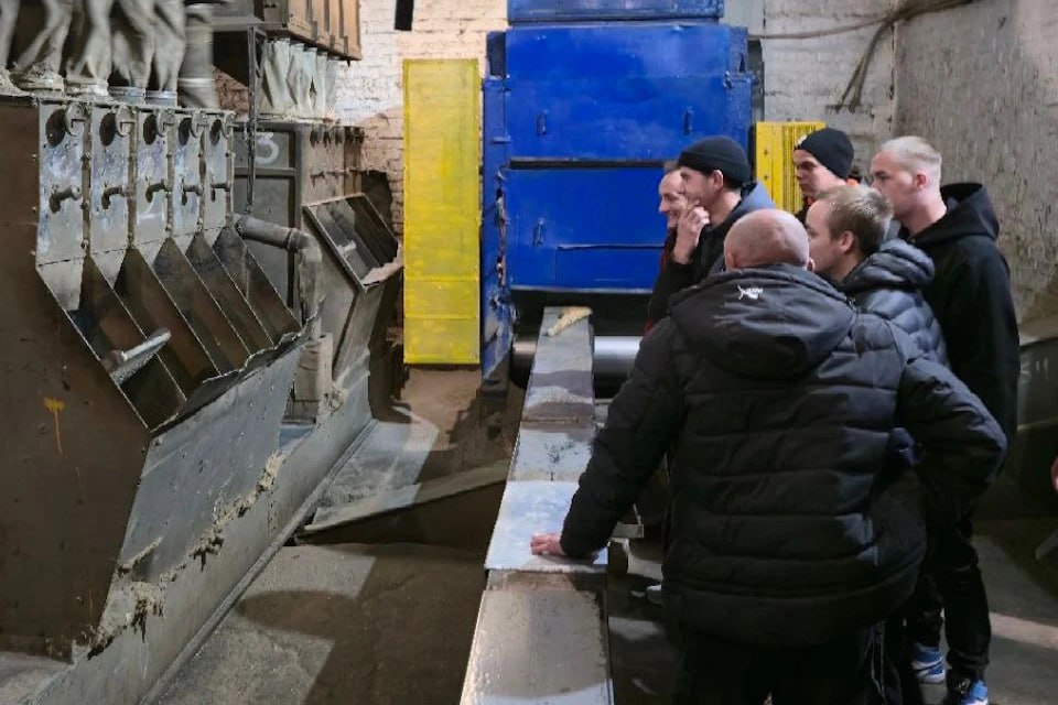 Студенты Херсонской области совершили экскурсию на маслопрессовый завод в селе Верхние Серогозы