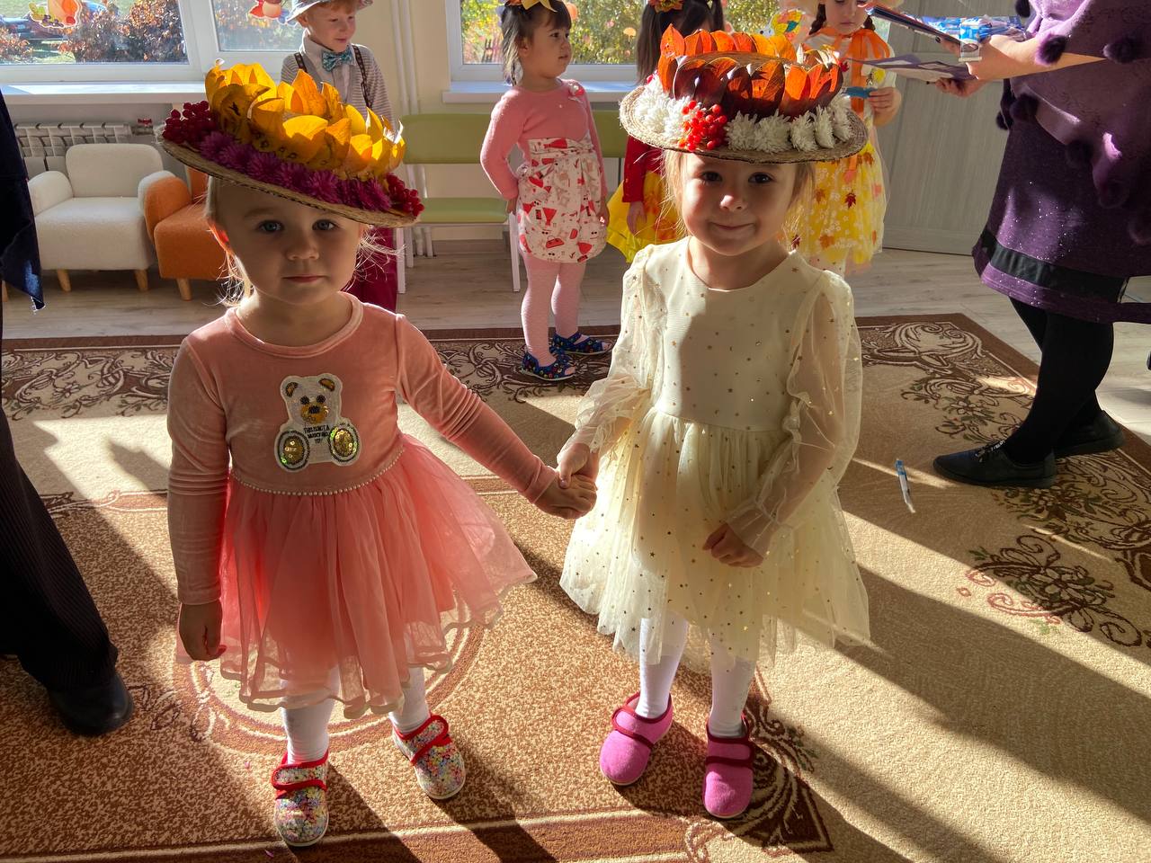 Парад осенних шляп в детском саду «Солнышко» Парад осенних шляп в детском саду «Солнышко»