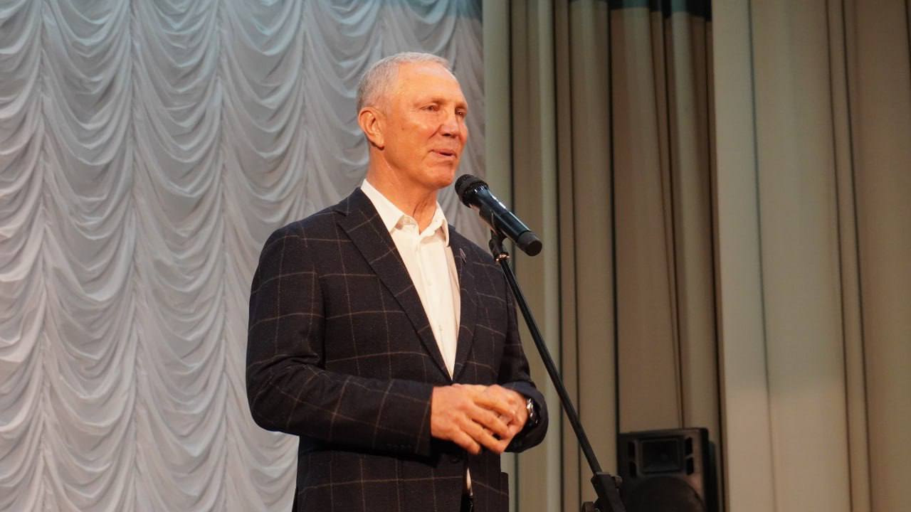 Награды — лучшим: работников агропрома поздравили с профессиональным праздником Награды — лучшим: работников агропрома поздравили с профессиональным праздником