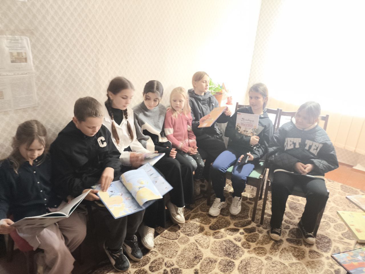 Преддверие Дня народного единства: В дружбе народов — единство России в Вольновской библиотеке Преддверие Дня народного единства: В дружбе народов — единство России в Вольновской библиотеке