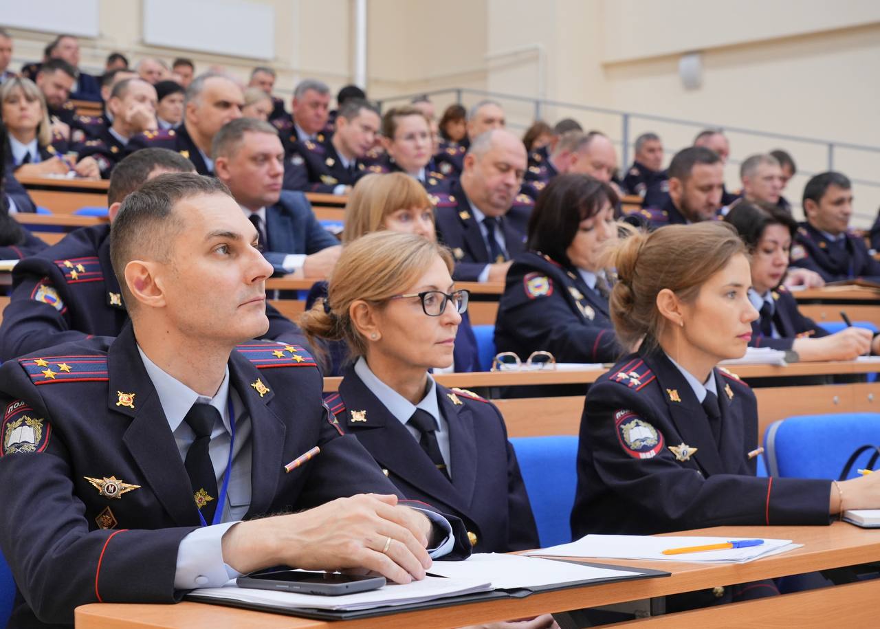 В Москве завершилось совещание-семинар по актуальным вопросам миграции В Москве завершилось совещание-семинар по актуальным вопросам миграции