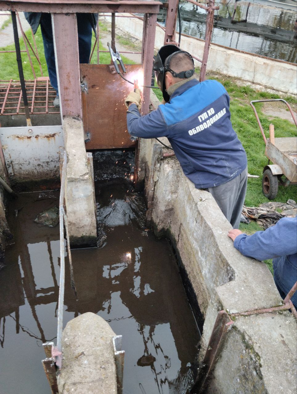 Проведены ремонтные работы на объектах коммунальной инфраструктуры Каховского округа