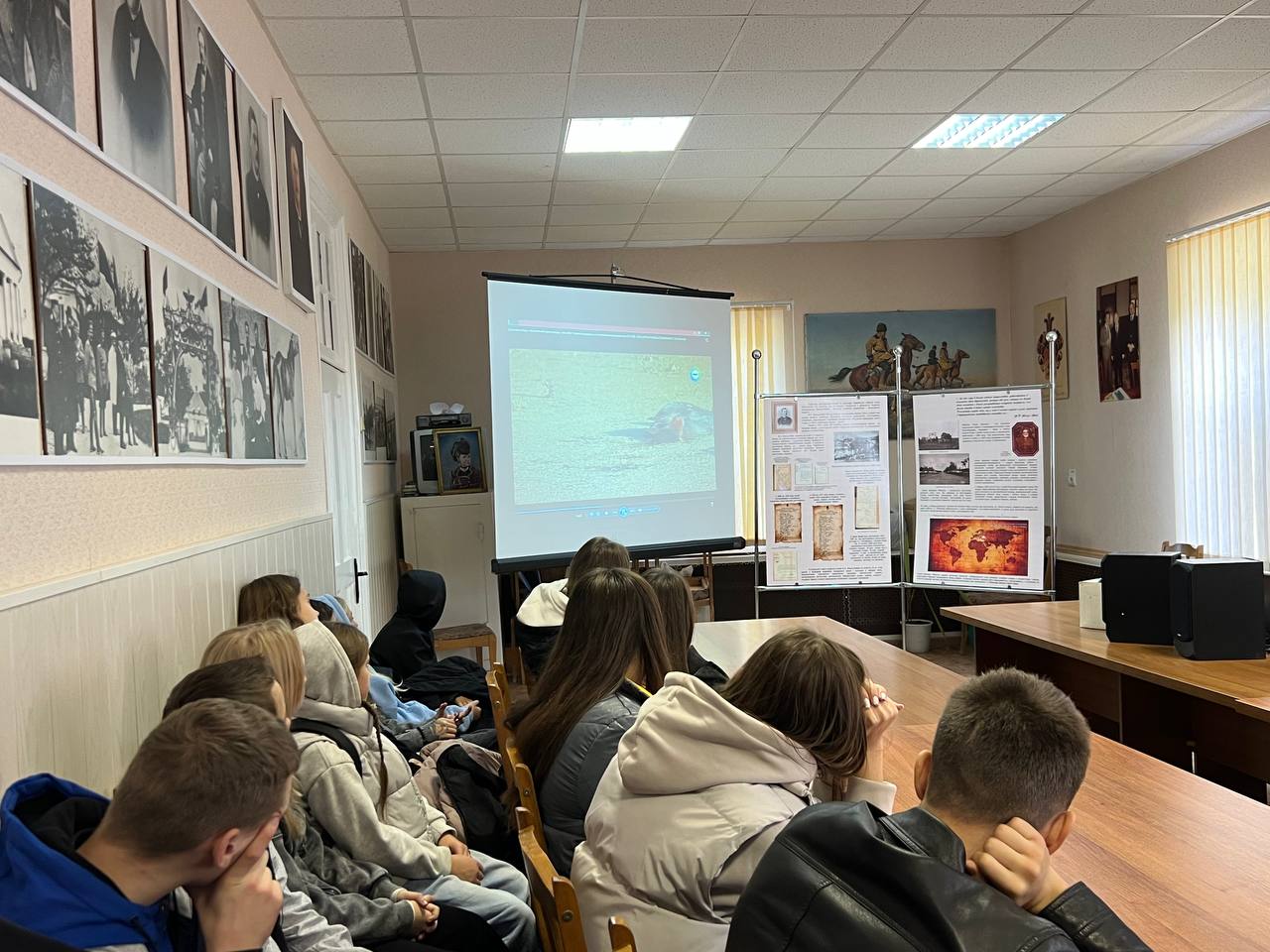 Асканийские школьники – участники экологической акции «Желуди. Каштаны» Асканийские школьники – участники экологической акции «Желуди. Каштаны»