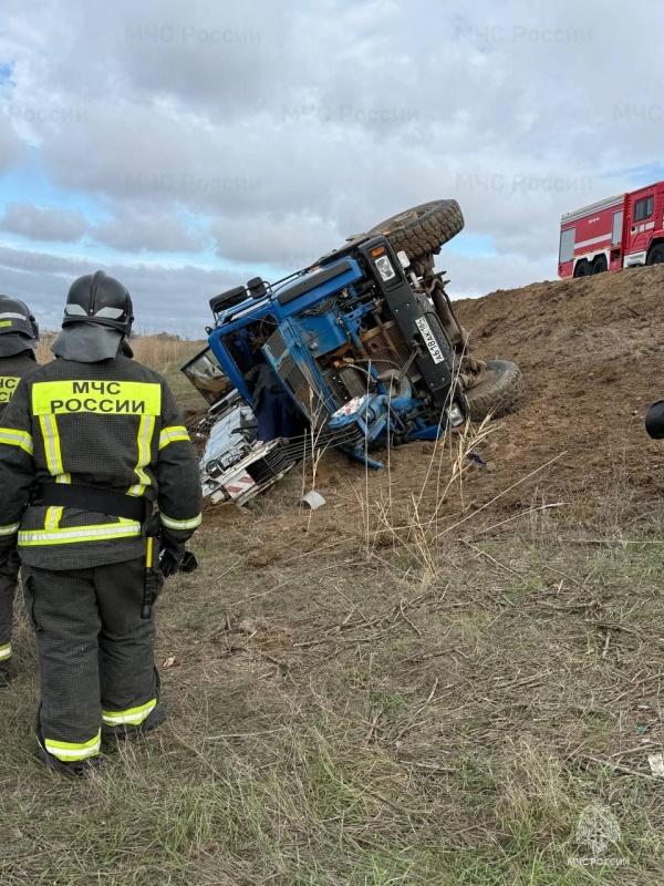 Спасатели МЧС ликвидировали последствия ДТП в Каланчаке