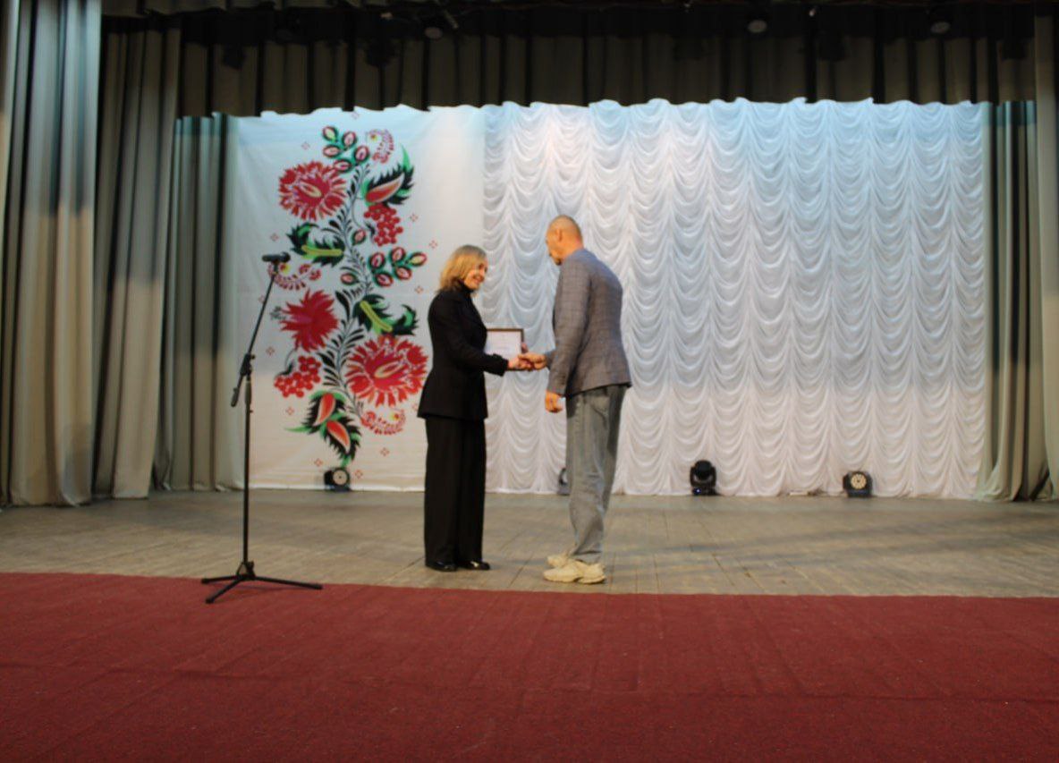 На праздничном концерте в честь Дня сельского хозяйства лучшим работникам вручены Благодарности Председателя Херсонской областной Думы