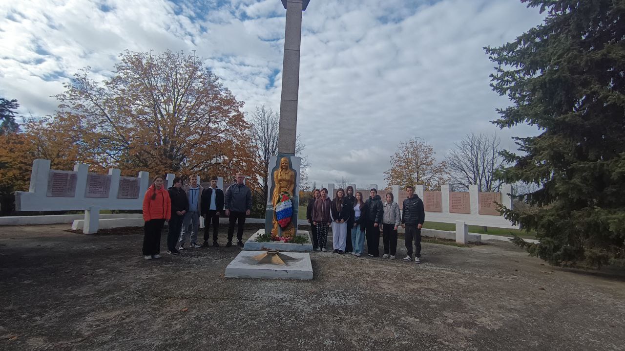 Учреждения культуры Чаплинского муниципального округа провели митинги, посвященные освобождению Чаплинского округа от немецко-фашистских захватчиков Учреждения культуры Чаплинского муниципального округа провели митинги, посвященные освобождению Чаплинского округа от немецко-фашистских захватчиков