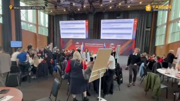 Порядка 100 представителей Донбасса и Новороссии принимают участие в программе "Время действовать" на базе мастерской управления "Сенеж"