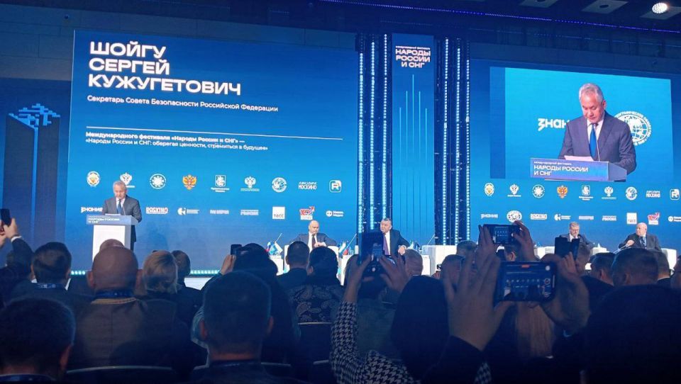 Представители Херсонской области принимают участие в фестивале «Народы России и СНГ» Представители Херсонской области принимают участие в фестивале «Народы России и СНГ»