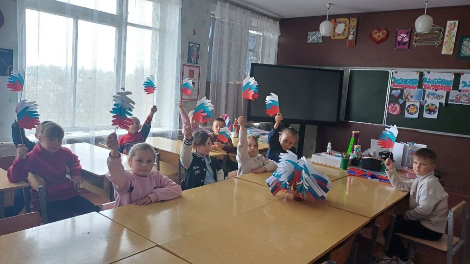 В образовательных организациях региона состоялись мероприятия, приуроченные ко Дню народного единства! В образовательных организациях региона состоялись мероприятия, приуроченные ко Дню народного единства!