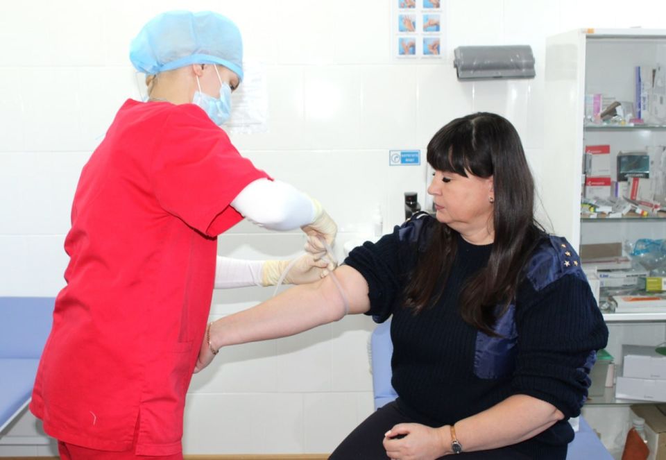 Транспортные полицейские Херсонской области провели донорскую акцию в преддверии профессионального праздника